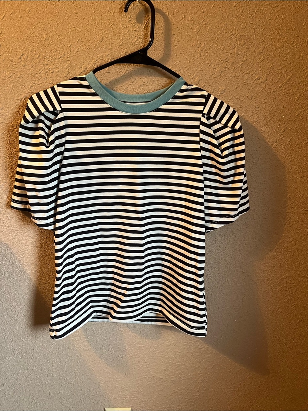 NWOT Free Assembly Black & White Striped Puff Sleeve Tee Light Blue Crewneck